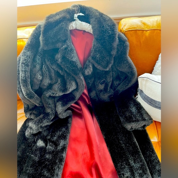 Long faux fur coat - Picture 1 of 2